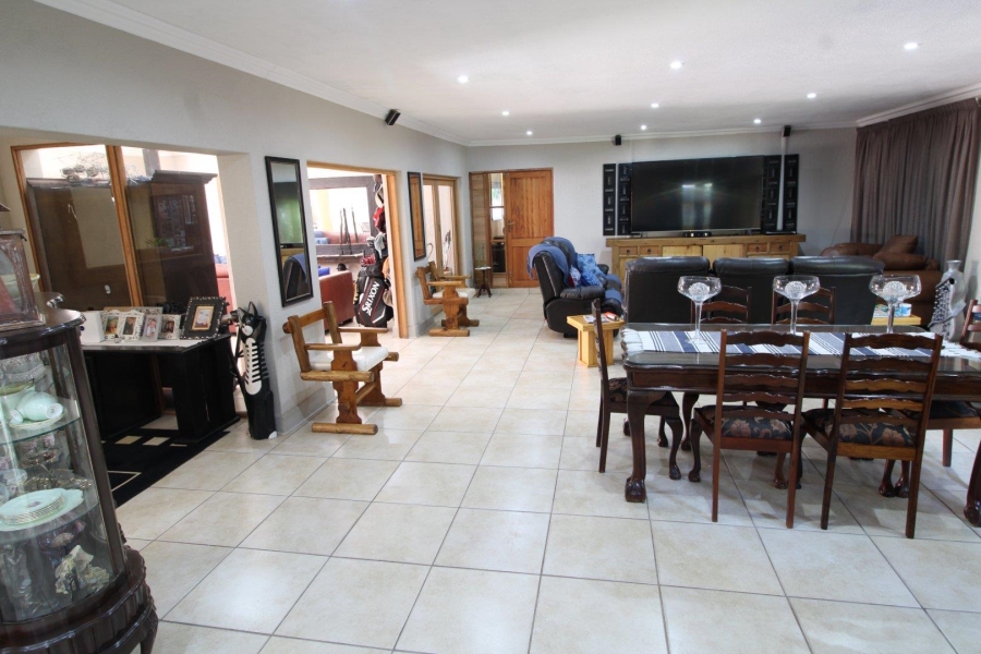6 Bedroom Property for Sale in Doringkruin North West